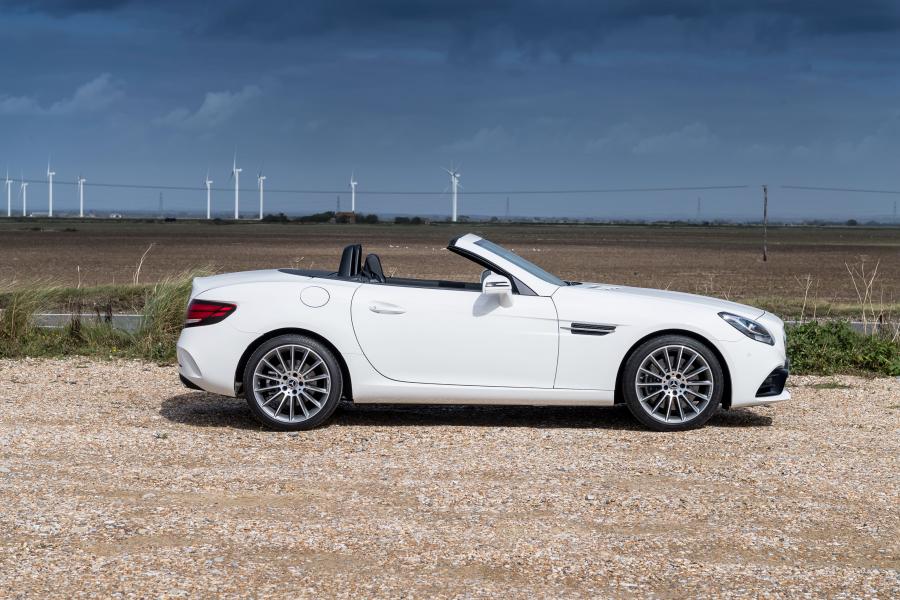  Mercedes-Benz SLC180 AMG Line (R172) 2016 года  (UK) (фото 37 из 40)